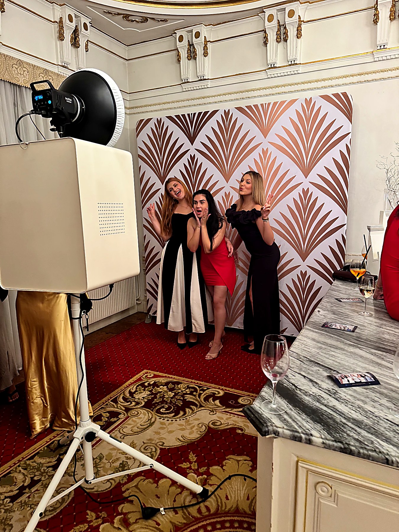 SelfieBox